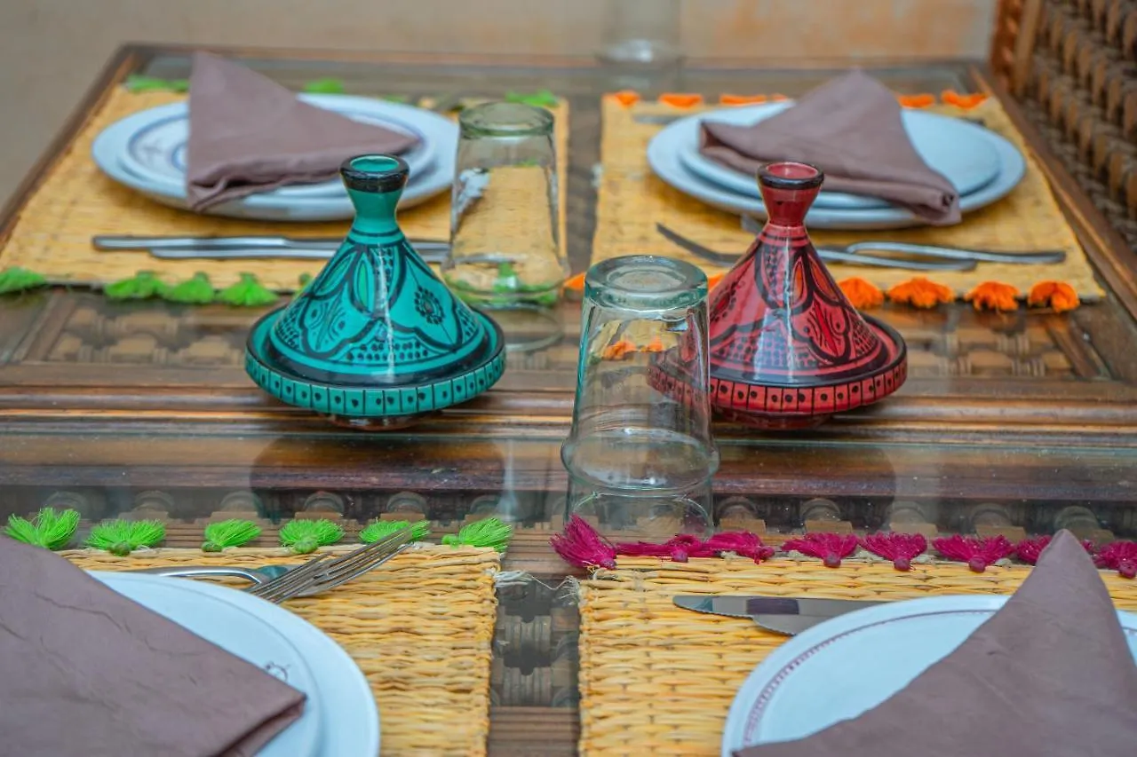 ***  Riad Euphorbe Otel Marakeş Fas